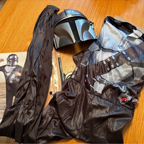 NEW - Star Wars The Mandalorian Kids Costume - Picture 4 of 4